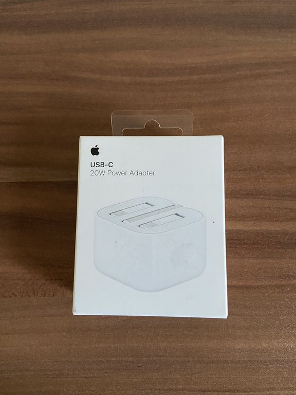 شارژر دیواری 20 وات اپل اورجینال مدل 20W USB-C با درگاه USB Type-C، شارژ سریع، طراحی جمعوجور و سازگار با دستگاههای آیفون، آیپد و ایرپاد
