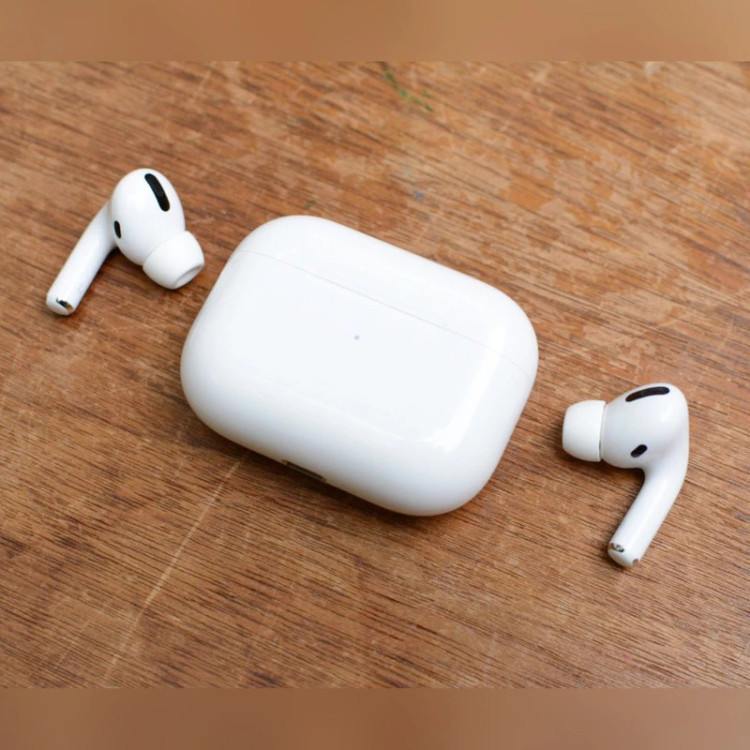 ایرپاد اپل AirPods Pro 2 نسخه USA رنگ سبز با ANC۲۰۲۵
