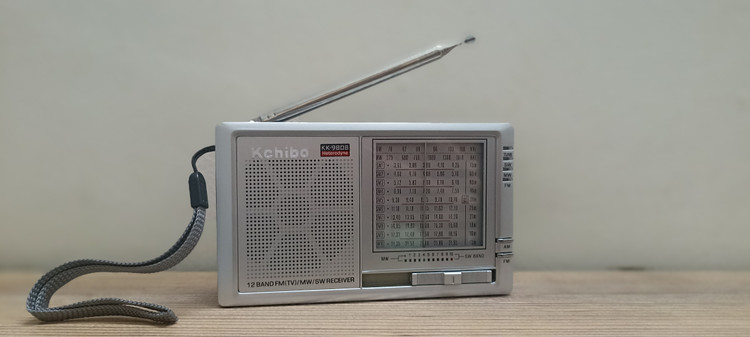رادیوkchiboمدلkk_9808 دریافت ۱۲ باند با حساسیت بالا FM_MW_SW