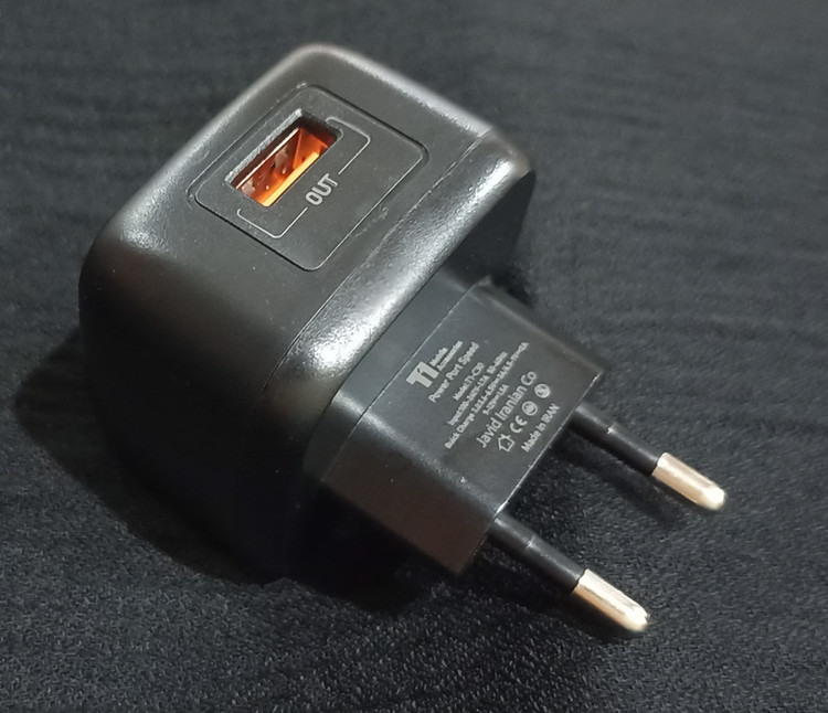 کلگی شارژر برندT1 Mobile Accessoriesمدل c30 فست شارژر20w